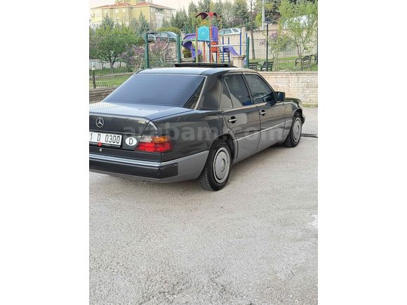 Klasik severlere Sahibinden Mercedes - Benz  300 D 1990 Model Ankara