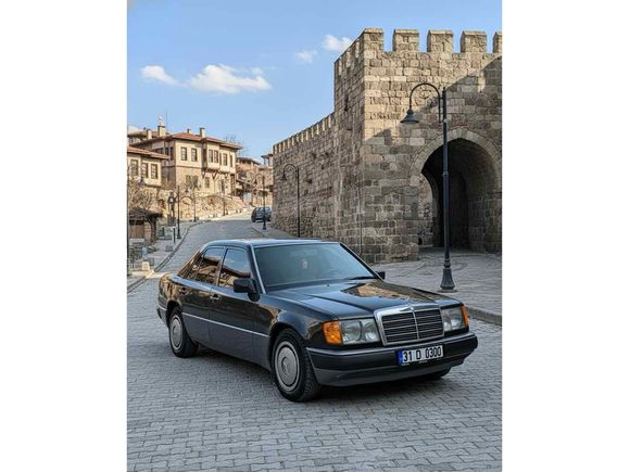 Klasik severlere Sahibinden Mercedes - Benz  300 D 1990 Model Ankara