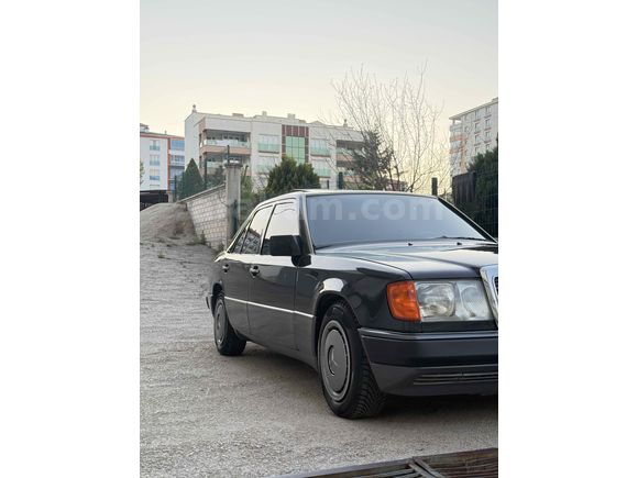 Klasik severlere Sahibinden Mercedes - Benz  300 D 1990 Model Ankara