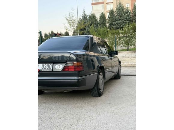 Klasik severlere Sahibinden Mercedes - Benz  300 D 1990 Model Ankara