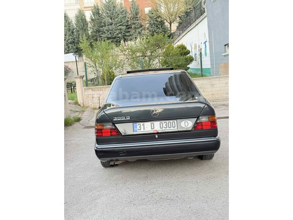 Klasik severlere Sahibinden Mercedes - Benz  300 D 1990 Model Ankara