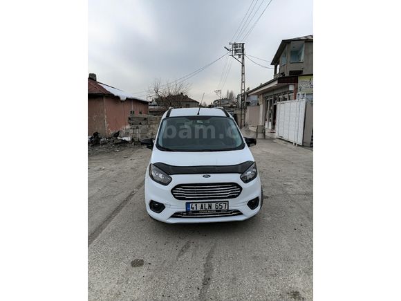 Sahibinden Ford Tourneo Courier 1.5 TDCi Delux 2019 Model  200 bin km Beyaz