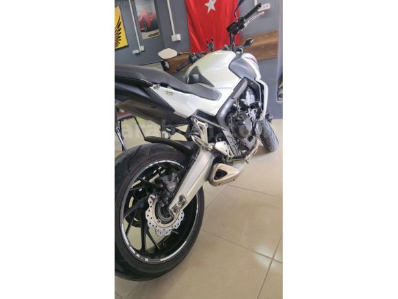 HONDA CB 650F 36000 KM DE 2015 MODEL. HASARSIZ KAZASIZ