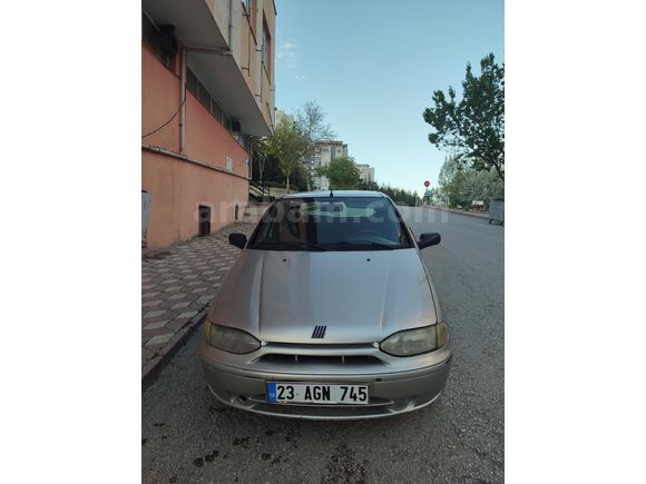 Değişensiz düşük Km li Fiat Palio 1.4 EL 2001