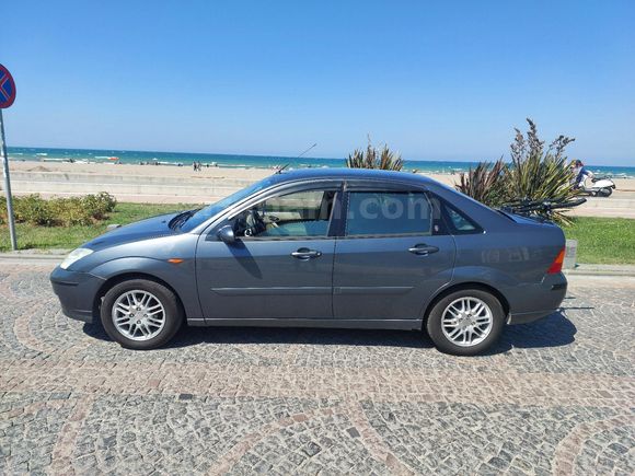 Sahibinden Ford Focus 1.6 Ghia 2004 Model