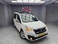 4K AUTO 'DAN 2017 MODEL 83 BİNDE PEUGEOT ZENİT CAM TAVAN