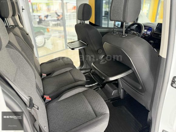 BEŞDOK MOTORS / 2025 OPEL COMBO 1.5D ESSENTİAL ÇELİKJANT/HATASIZ
