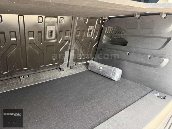 BEŞDOK MOTORS / 2025 OPEL COMBO 1.5D ESSENTİAL ÇELİKJANT/HATASIZ