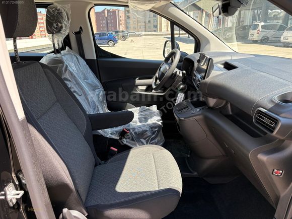 ÜSTAD MOTORS OPEL COMBO 1.5 DİZEL ESSENTİAL SIFIR TAMAMINA KREDİ