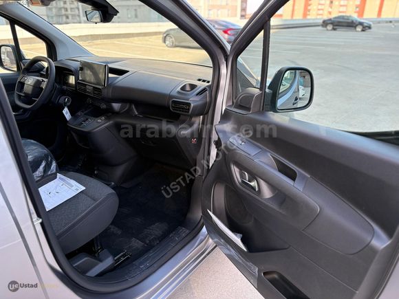 ÜSTAD MOTORS OPEL COMBO 1.5 DİZEL ESSENTİAL SIFIR TAMAMINA KREDİ