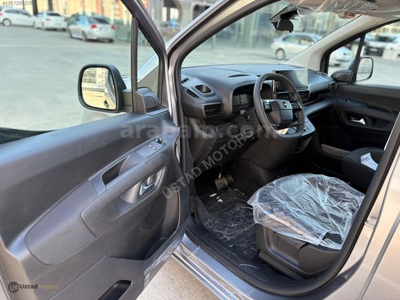 ÜSTAD MOTORS OPEL COMBO 1.5 DİZEL ESSENTİAL SIFIR TAMAMINA KREDİ