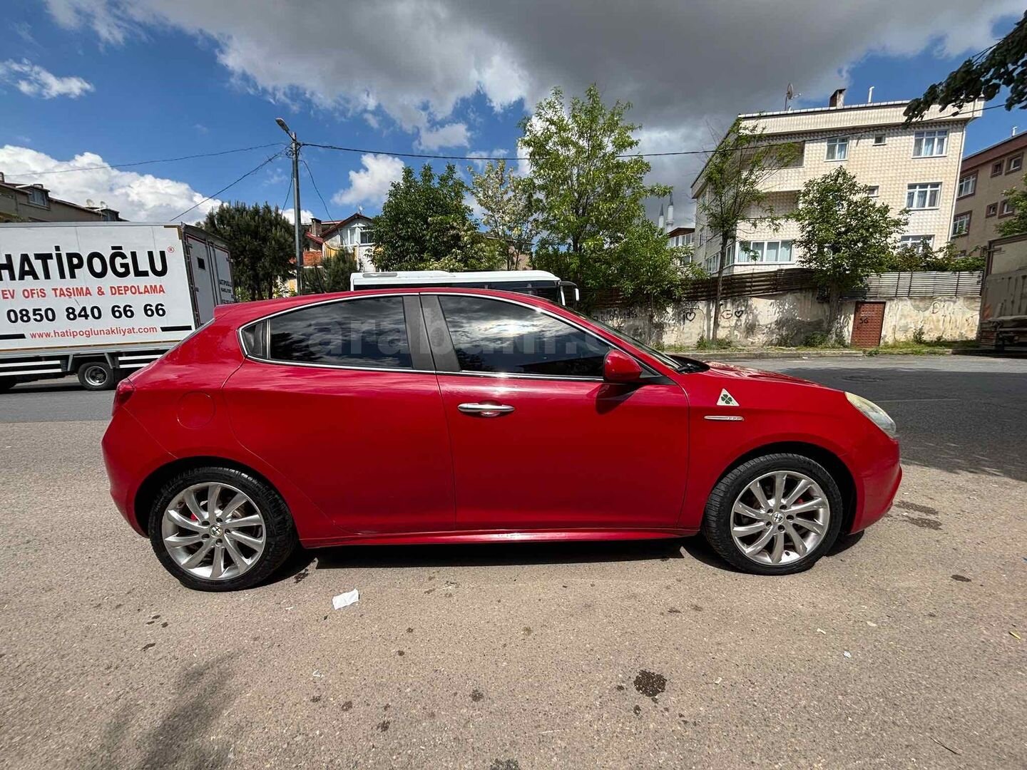 Sahibinden Alfa Romeo Giulietta 1.6 JTD Distinctive 2013 Model İstanbul 190.000 km Kırmızı 4