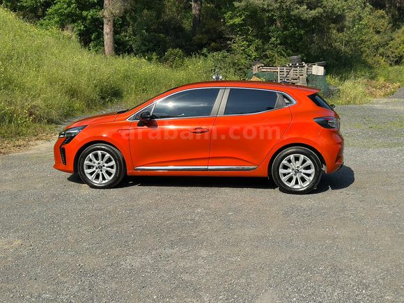 Sahibinden Hatasız Sıfır Kokusu Üzerinde Renault Clio 1.0 TCe Evolution 2024 Model 