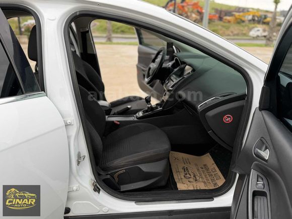 ÇINAR AUTO'DAN FUL BAKIMLI EN DOLUSU FOCUS 3.5