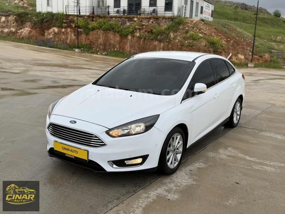 ÇINAR AUTO'DAN FUL BAKIMLI EN DOLUSU FOCUS 3.5