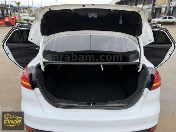 ÇINAR AUTO'DAN FUL BAKIMLI EN DOLUSU FOCUS 3.5