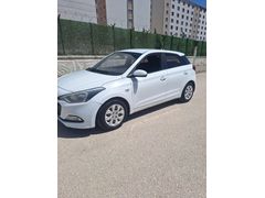 Sahibinden Hyundai i20 1.2 MPI Jump 2017 Model  174.000 km Beyaz