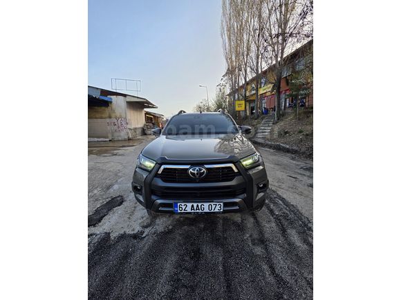 Sahibinden Toyota Hilux 2.4 D-4D 4x4 Invincible 2022 Model