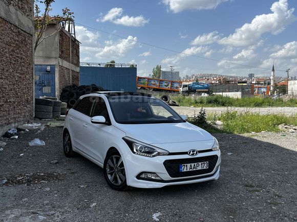 Sahibinden Hyundai i20 1.2 MPI Style 2015 Model 