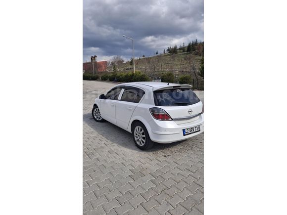 Otomatik 1.6 Opel Astra 152bin km 2012 Model Konya