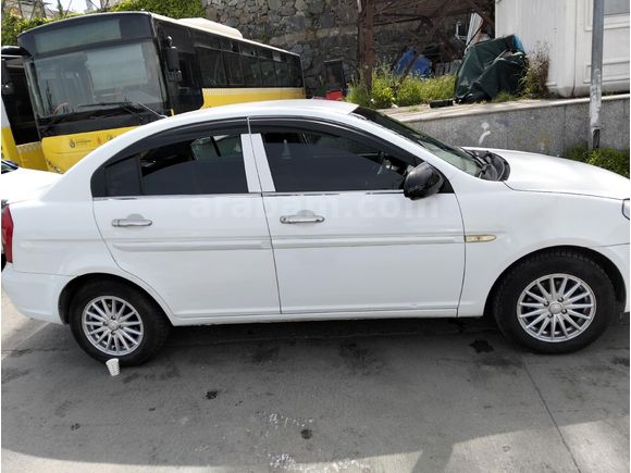 Sahibinden Hyundai Accent Era 1.5 CRDi Mode 2011 Model İstanbul 265.000 km Beyaz