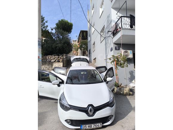 Sahibinden Renault Clio 1.2 joy 2012 Model  200.000 km Beyaz