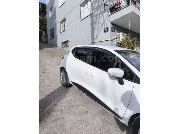 Sahibinden Renault Clio 1.2 joy 2012 Model  200.000 km Beyaz