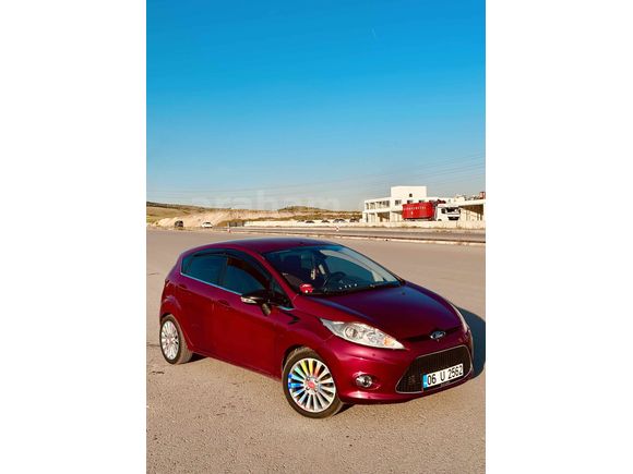 Sahibinden Ford Fiesta 1.4 TDCi Titanium 2009 Model  338.000 km Bordo