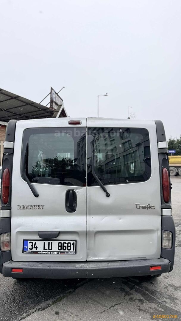 Galeriden Renault Trafic 1.9 DCI Comfort 2006 Model İstanbul 400.000 km Gri 4