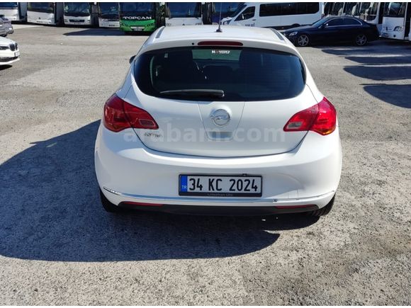 Sahibinden Opel Astra 1.3 CDTI Active 2013 Model  118000 km Beyaz