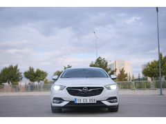 Sahibinden ekstralı Opel Insignia 1.6 CDTI Design 2017 Model  Geri görüş, direksiyon ısıtma, koltuk ısıtma, Apple car play, android auto
