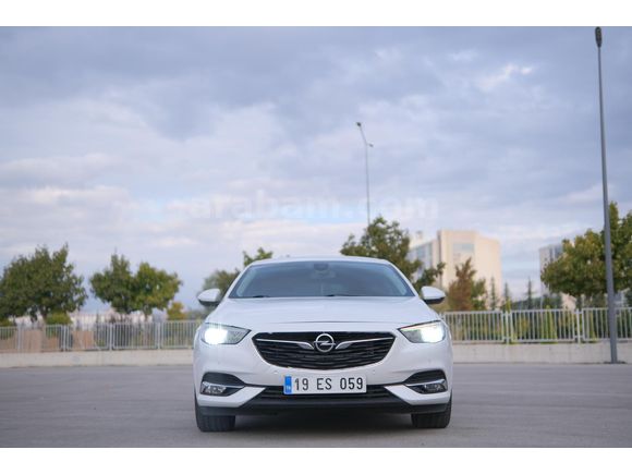 Sahibinden ekstralı Opel Insignia 1.6 CDTI Design 2017 Model  Geri görüş, direksiyon ısıtma, koltuk ısıtma, Apple car play, android auto