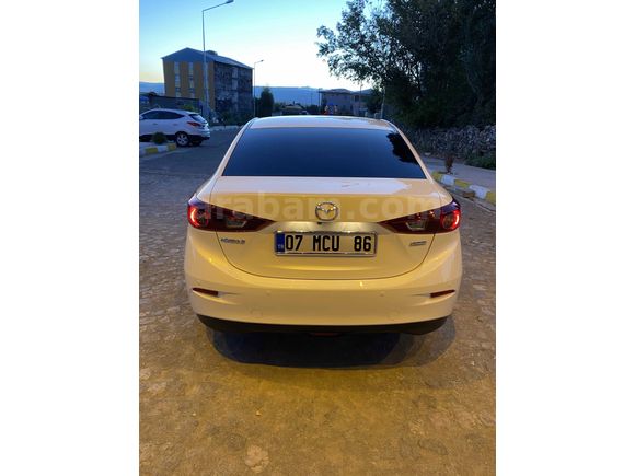 Sahibinden Mazda 3 1.5 SkyActive-G Reflex 2015 Model 