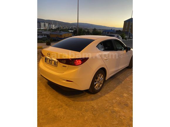 Sahibinden Mazda 3 1.5 SkyActive-G Reflex 2015 Model 