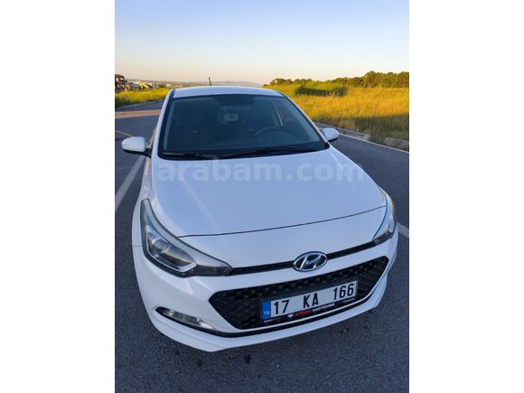 Sahibinden Hyundai i20 1.2 MPI Elite 2015 Model  103.000 km Beyaz