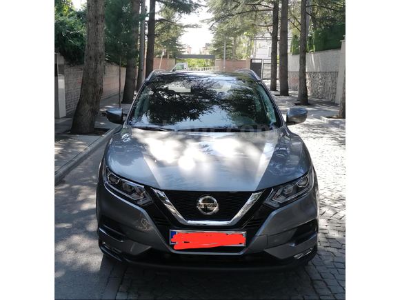 Sahibinden Nissan Qashqai 1.3 DIG-T Sky Pack 2020 Model  25.000 km Gri