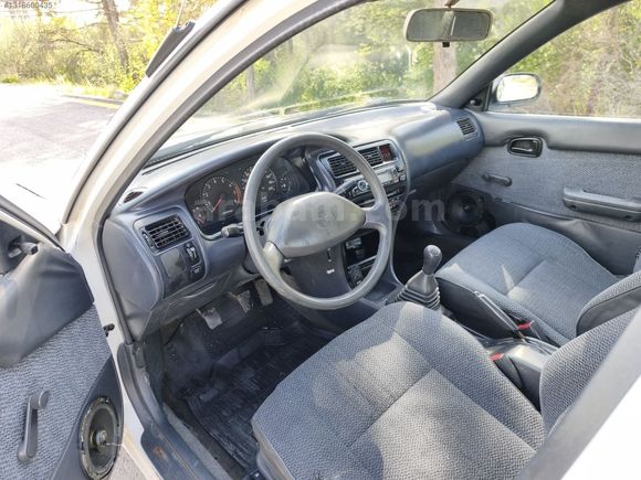 TOYOTA COROLLA 1.3 XL EFASANE KASA