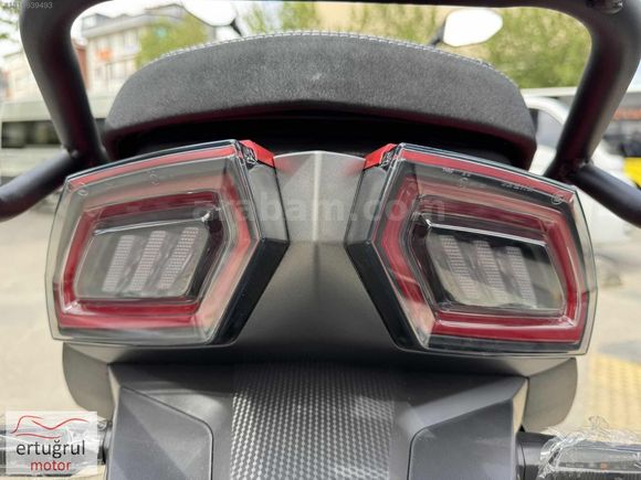ERTUĞRUL MOTORDAN REGAL RAPTOR X-SUV 250 MAXİ SCOOTER