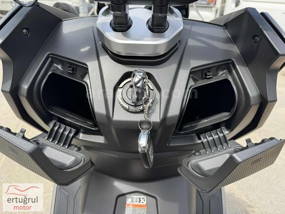ERTUĞRUL MOTORDAN REGAL RAPTOR X-SUV 250 MAXİ SCOOTER