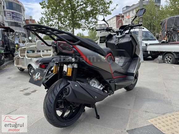 ERTUĞRUL MOTORDAN REGAL RAPTOR X-SUV 250 MAXİ SCOOTER
