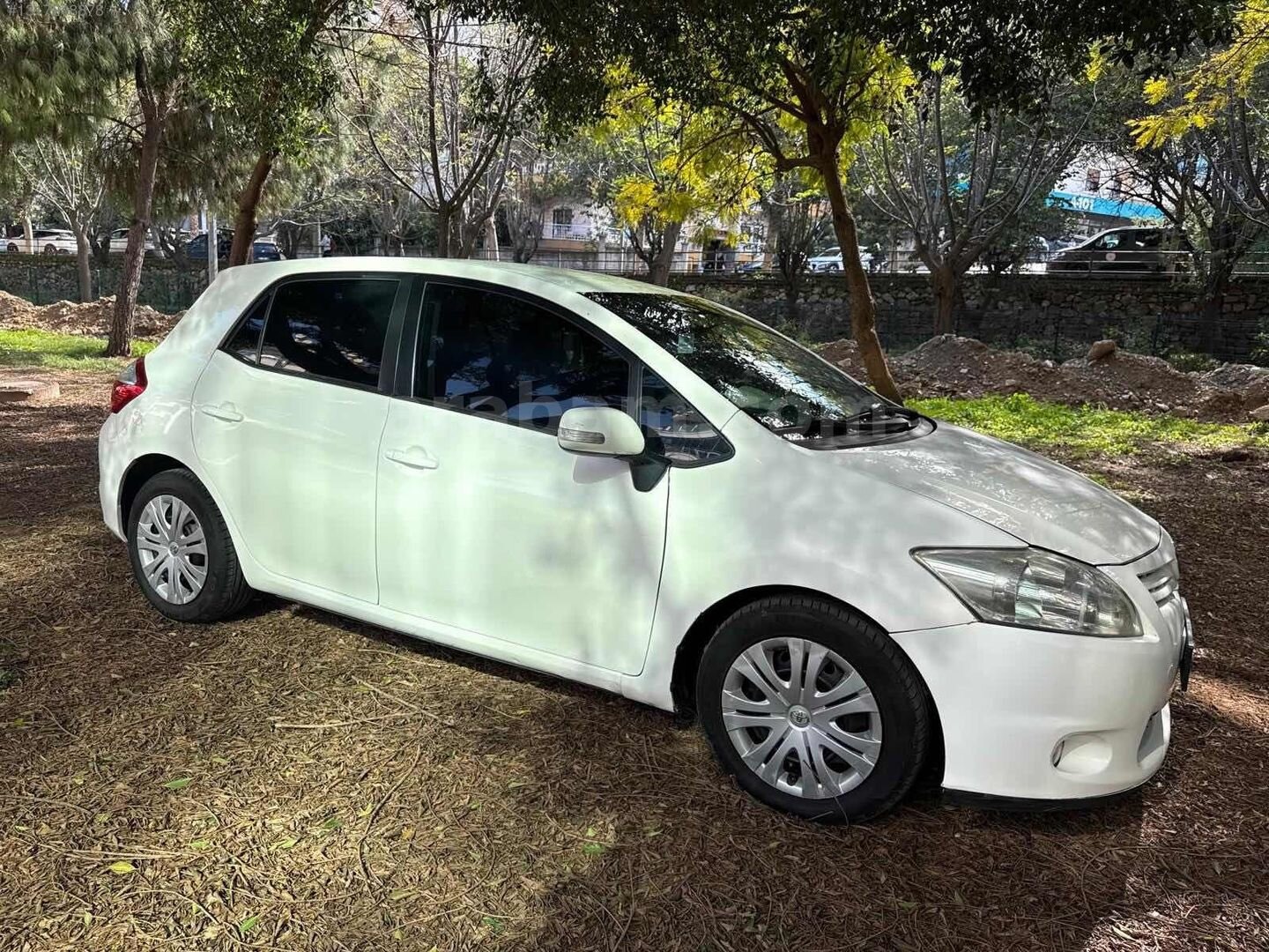 Galeriden Toyota Auris 1.4 D-4D Comfort Extra 2012 Model Antalya 336.000 km Beyaz 4