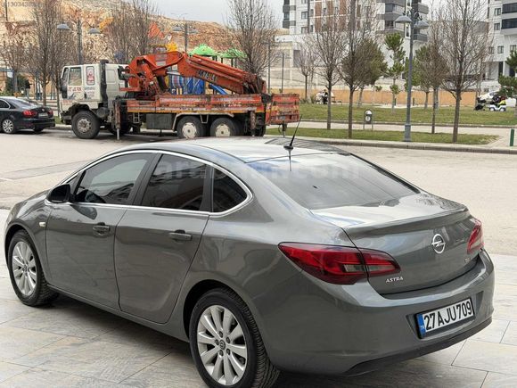 2017 model 1.6 dizel otomatik ASTRA