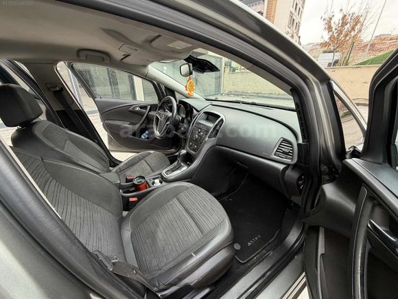 2017 model 1.6 dizel otomatik ASTRA