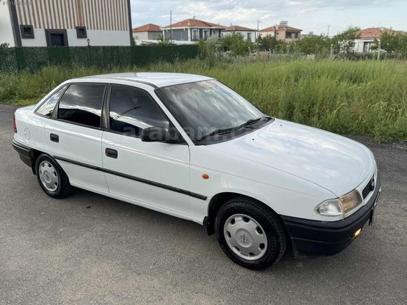 152 BİNDE HATASIZ BOYASIZ EMSALSİZ KONDİSYONDA KUPON ASTRA SEDAN