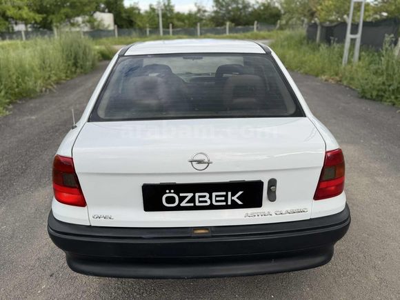 152 BİNDE HATASIZ BOYASIZ EMSALSİZ KONDİSYONDA KUPON ASTRA SEDAN
