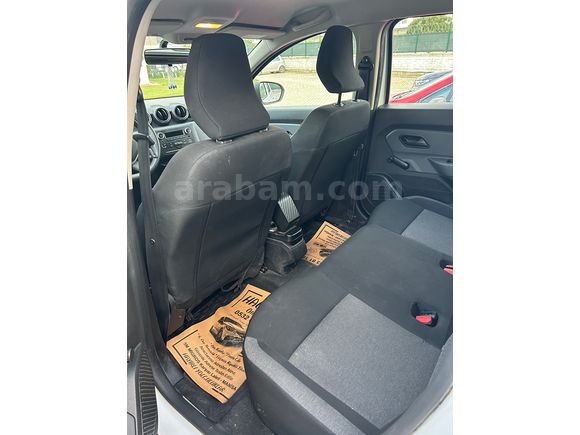 Öğretmenden servis bakımlı yakıt cimrisi Dacia Duster