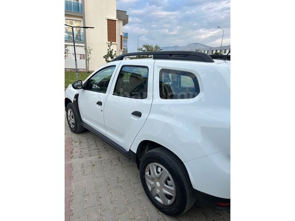 Öğretmenden servis bakımlı yakıt cimrisi Dacia Duster