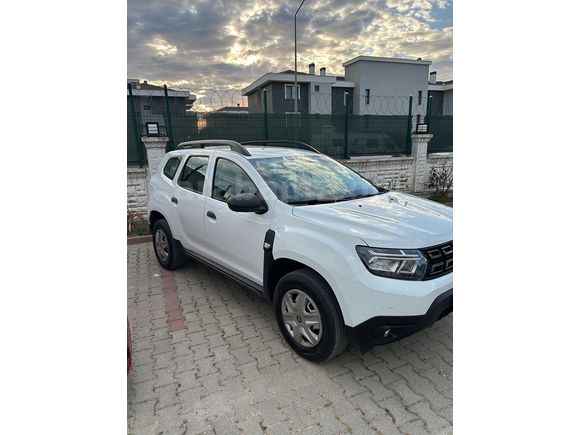 Öğretmenden servis bakımlı yakıt cimrisi Dacia Duster