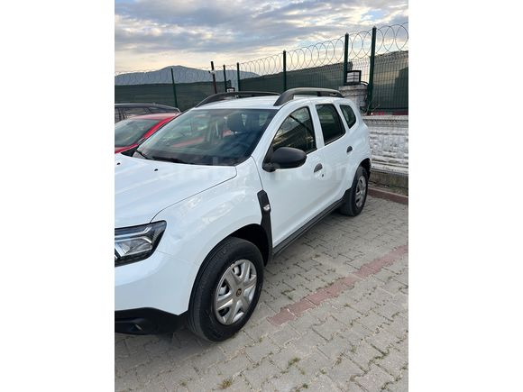 Öğretmenden servis bakımlı yakıt cimrisi Dacia Duster