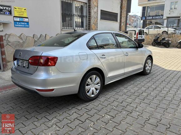 VW Jetta 1.6TDi 2012Model